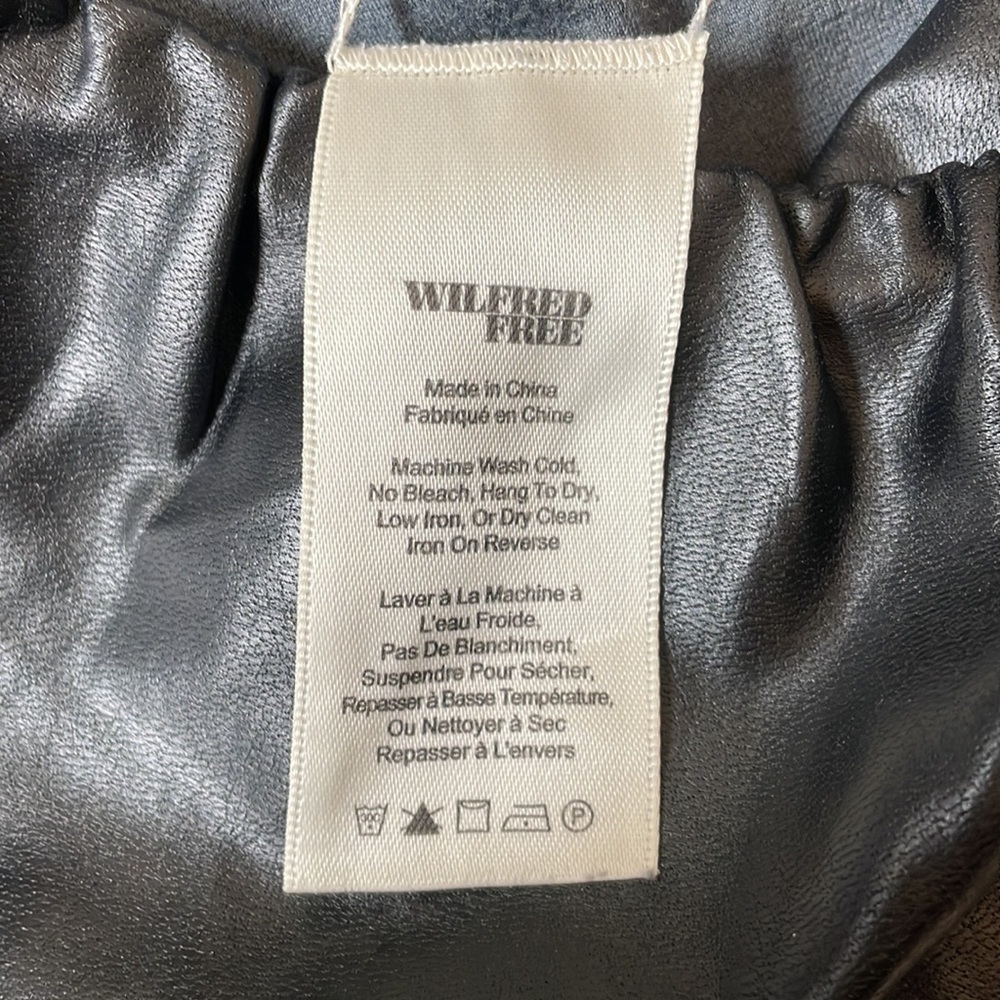SzS Wilfred Free Daria Faux Vegan Leather High Rise Black Leggings. - Picture 11 of 11